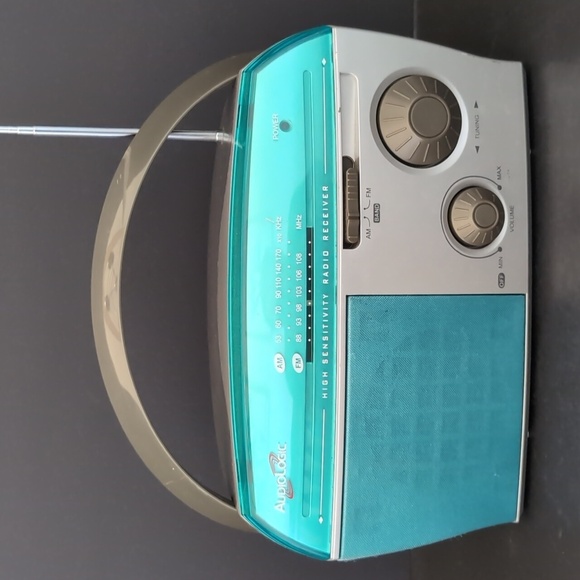 VGT,Teal/Gray Audiologic High Sensitivity AM/FM Radio Reciever. - Picture 1 of 10